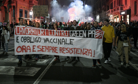 Passeport vaccinal : deux voies vers le fascisme