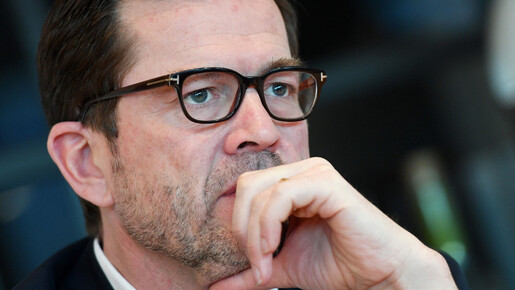 Guttenberg craint qu'une Allemagne faible ne soit une cible facile pour Trump